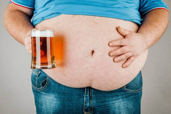 Brzuch alkoholowy: Jak go zmniejszyć?